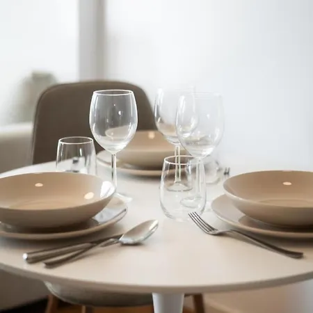 شقة Skypark Nest Free Park Living With Style براتسيلافا